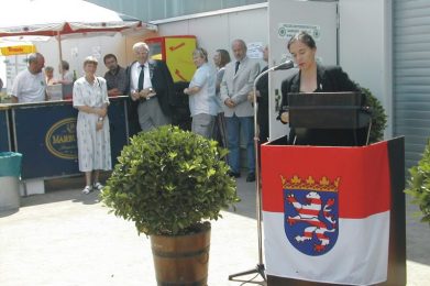 Die Rede von Frau Staatsekretärin Scheibelhuber, die viel Lob für die Mitglieder des PMC zollte
