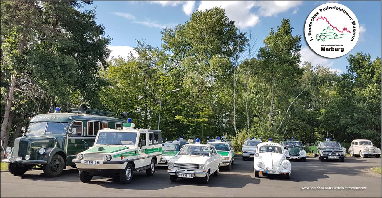 Einige der historischen Polizeifahrzeuge aus dem 1. Deutschen Polizeioldtimer Museum Marburg