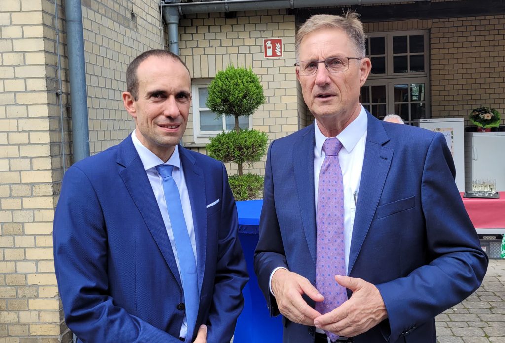 Der ehemalige Polizeipräsident Bernd Paul und sein Nachfolger Torsten Krückemeier 